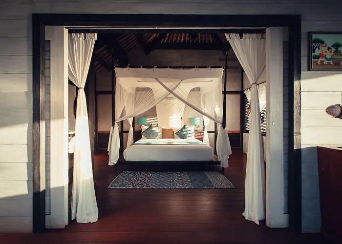Suarga Padang Padang Uluwatu (Bali)