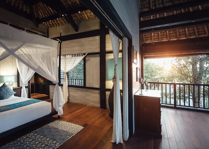 Suarga Padang Padang 4* Uluwatu (Bali)