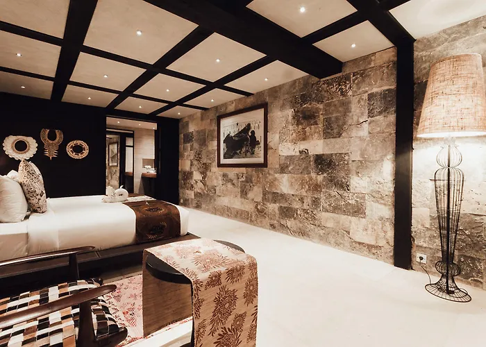 Suarga Padang Padang Resort 4*