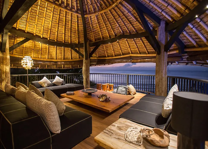 Suarga Padang Padang Resort 4*