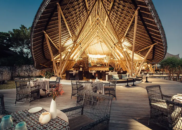 Suarga Padang Padang 4* Uluwatu (Bali)