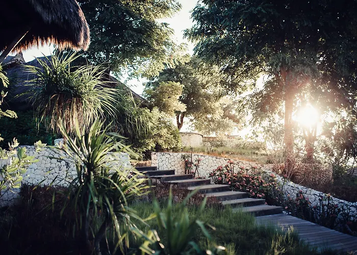 Suarga Padang Padang Resort Uluwatu (Bali)