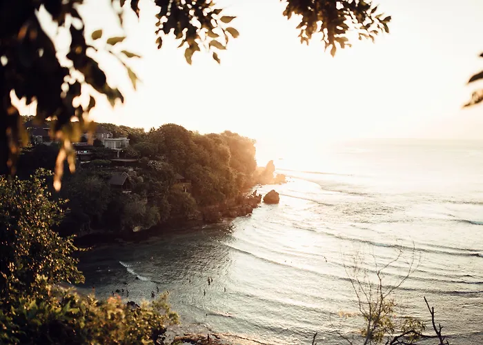Suarga Padang Padang Uluwatu (Bali)